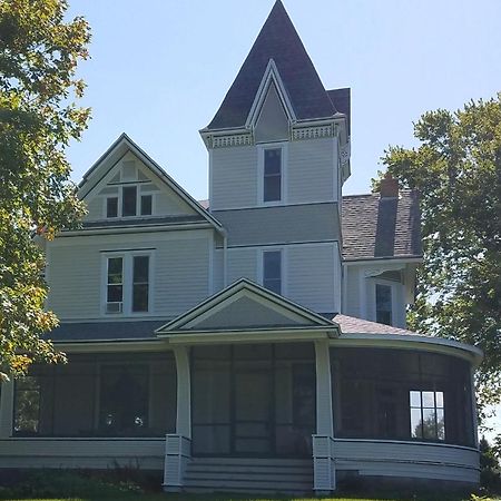 Oaklawn Inn Menomonie Exterior foto